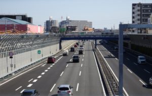 高速道路の制限速度は何km/hなの？